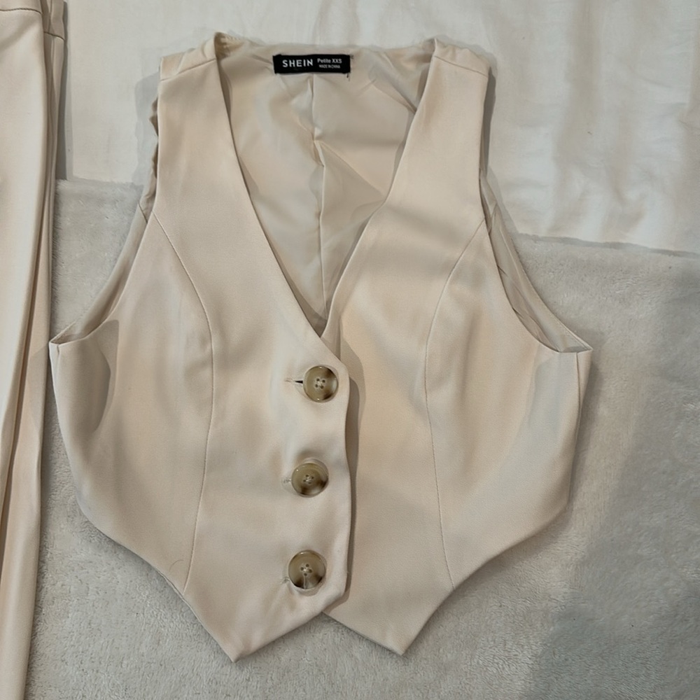 Suit Set - Picture 4 of 10